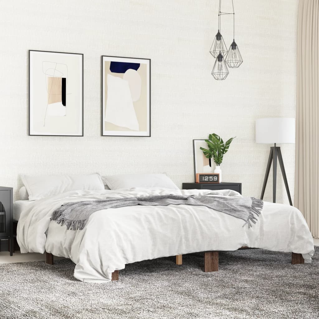 Sengeramme brun eik 200x200 cm konstruert tre og metall